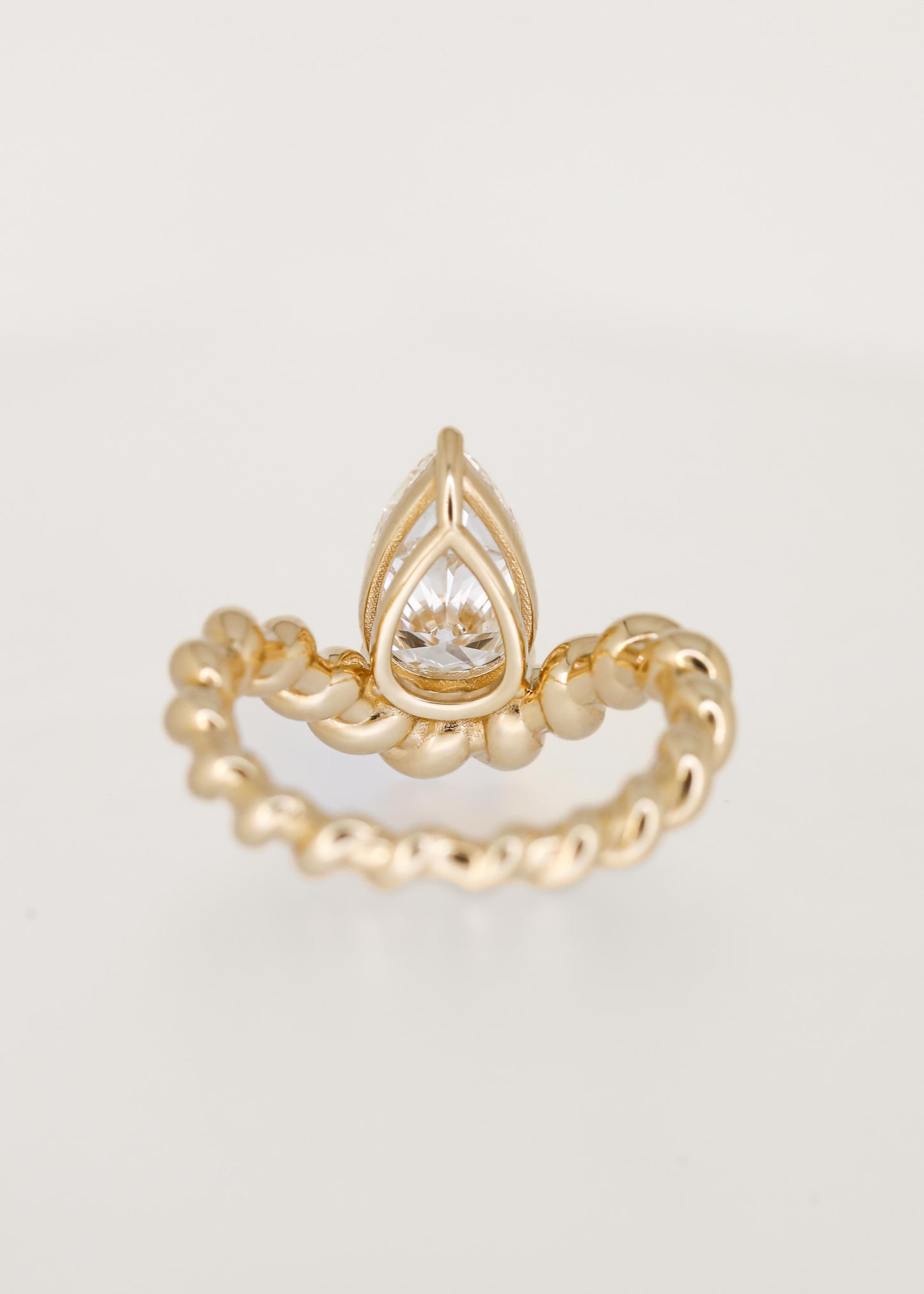 The Bowie | 2.00ct Pear Lab Diamond | Yellow Gold