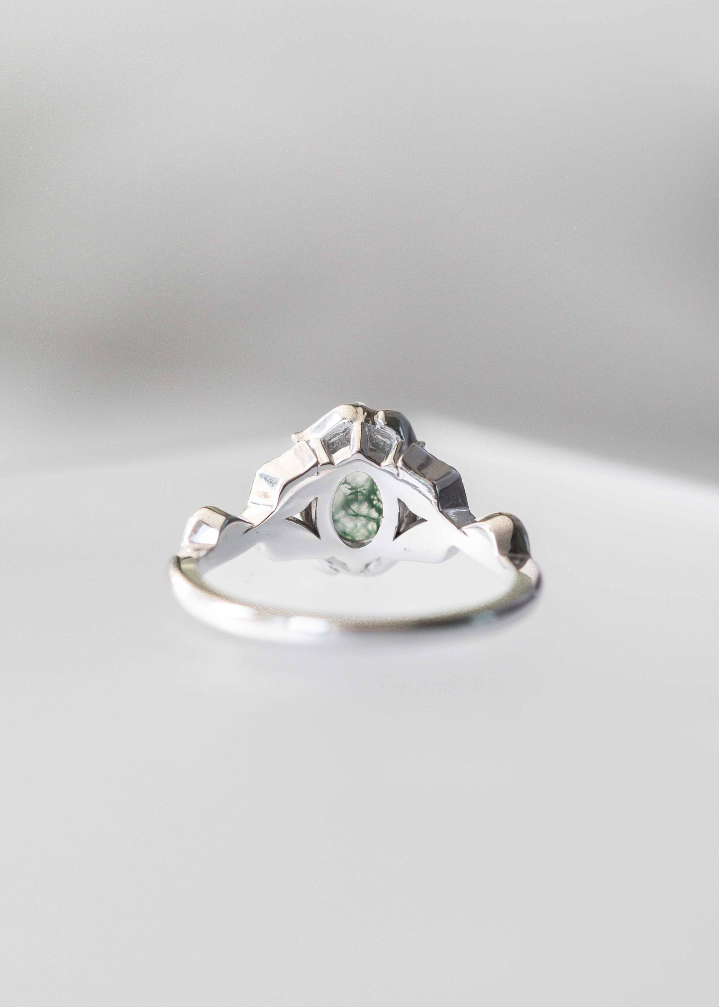 The Mira | .96ct Oval Moss Agate | White Gold