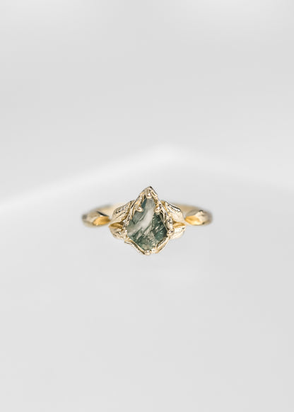 kite moss agate ring, unique moss agate engagement ring, 14k yellow gold agate ring, Mira setting, sculptural engagement ring, nature inspired jewelry, bohemian engagement ring, whimsical engagement ring