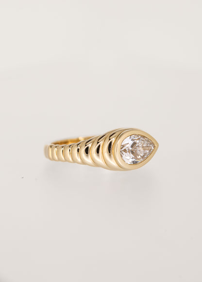 The Ribbed Vulcan | 1.51ct Lab Pear Diamond | Yellow Gold