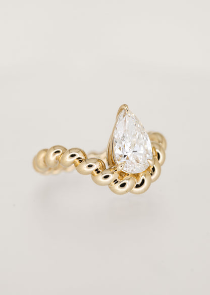 The Bowie | 2ct Pear Lab Grown Diamond | Yellow Gold