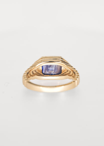 The Vulcan (Ribbed) | 2.75ct Emerald Cut Sapphire | Yellow Gold