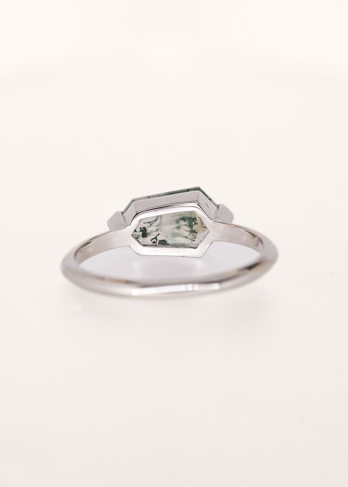 The Lyra | 1.56ct Kite Moss Agate | White Gold