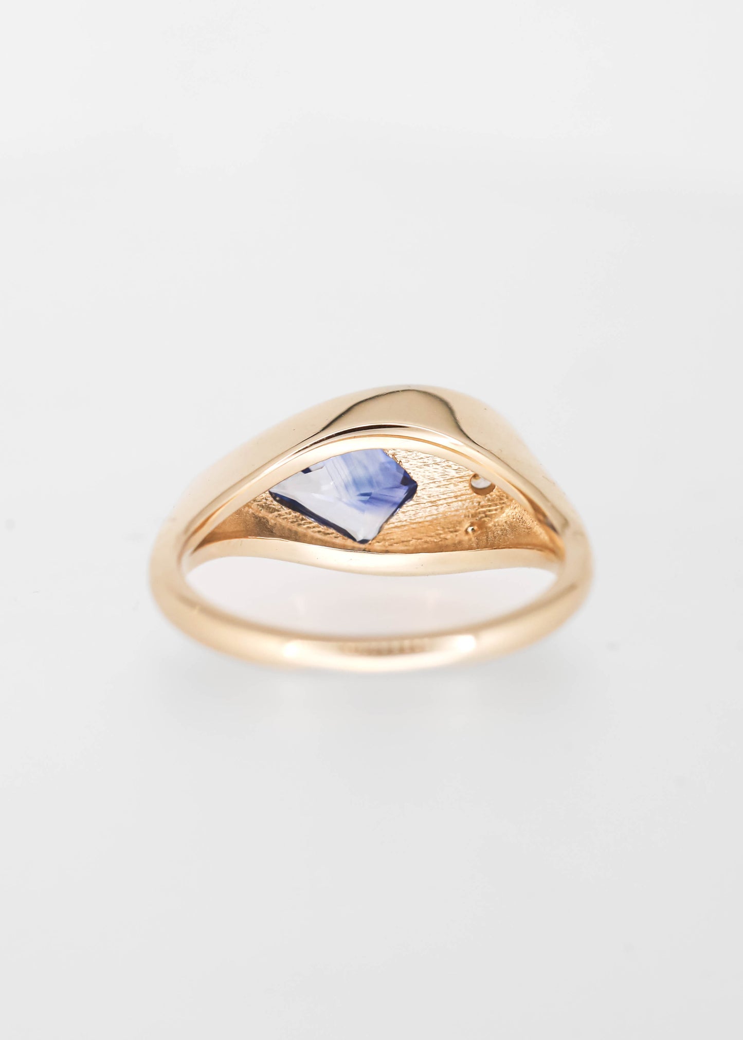 The Eko | 1.10ct Kite Sapphire | Yellow Gold