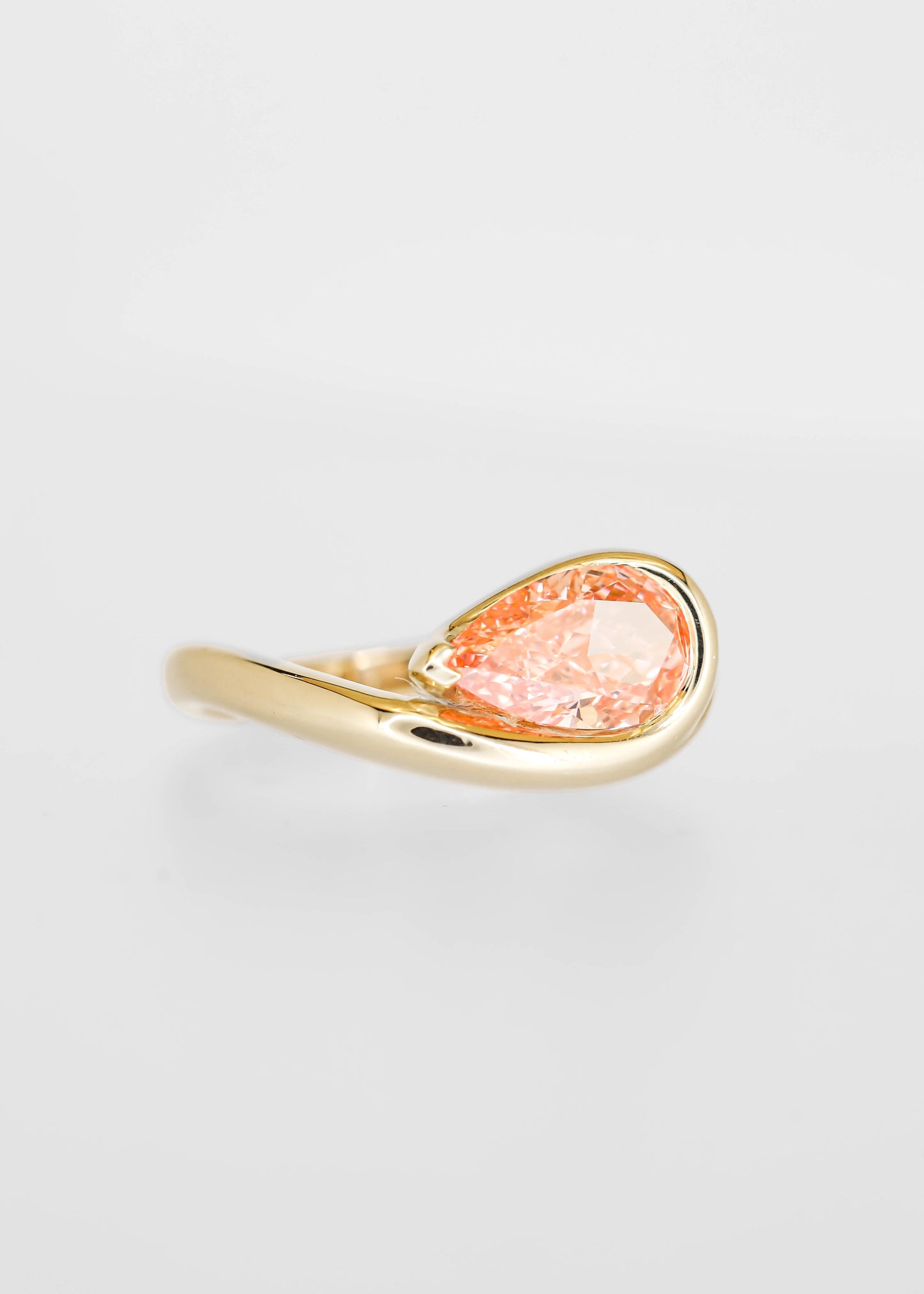 The Tide | 2.01ct Pear Lab Pink Diamond | Yellow Gold