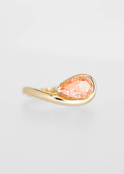 The Tide | 2.01ct Pear Lab Pink Diamond | Yellow Gold