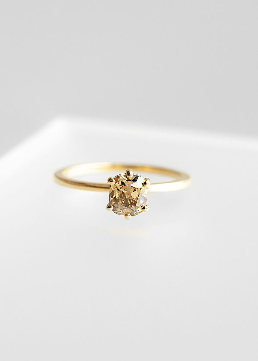 The Helia | .92ct Cushion Cut Champagne Diamond | Yellow Gold