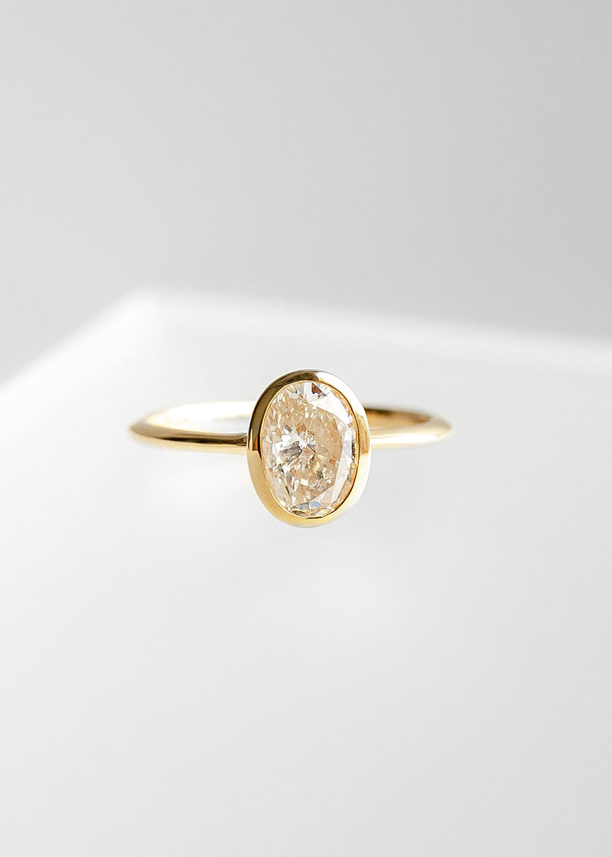 The Leda | 1.53ct Oval Natural Diamond | Yellow Gold