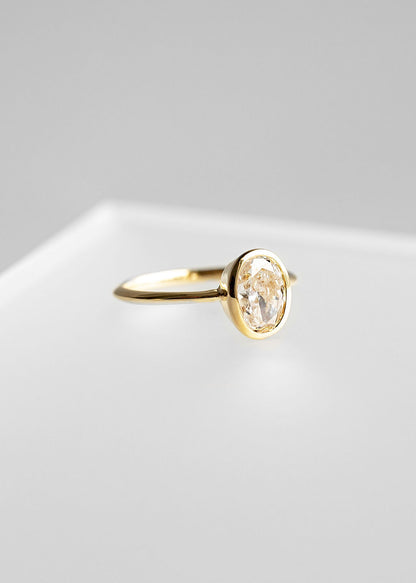 The Leda | 1.53ct Oval Natural Diamond | Yellow Gold