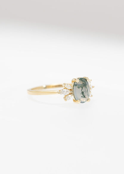 The Mini Luna | 1.09ct Oval Moss Agate | Yellow Gold