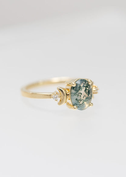 The Selene | .84ct Oval Moss Agate | Yellow Gold