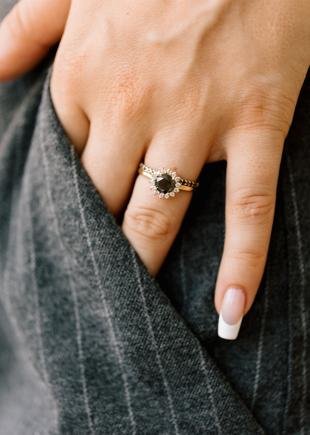 The Soleil Ring | 1.05ct Black Round Diamond | Yellow Gold