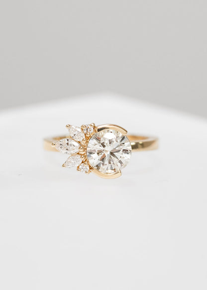 The Wren | 1.70ct Round Natural Diamond | Yellow Gold