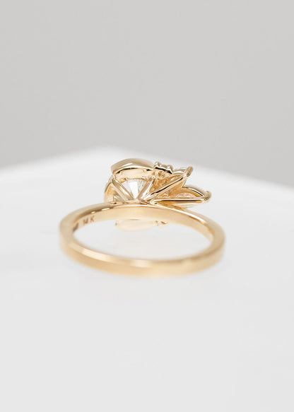 The Wren | 1.70ct Round Natural Diamond | Yellow Gold