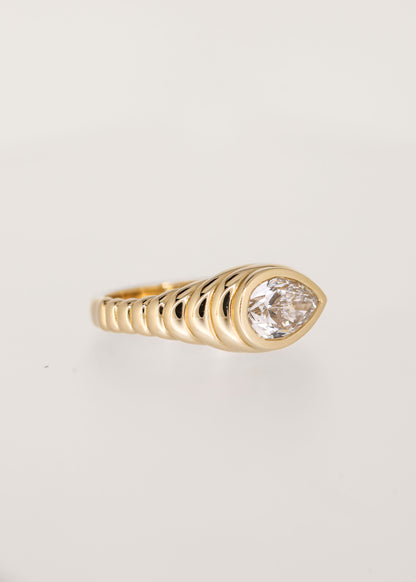 The Ribbed Vulcan | 1.51ct Lab Pear Diamond | Yellow Gold