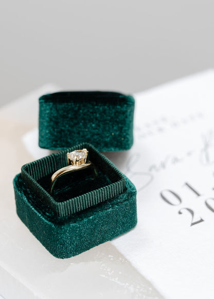 The Saturn | 18k | Yellow | Size 8.5 | Stone MOS82 | Green Ring Box | Custom Engraving: My love +$75